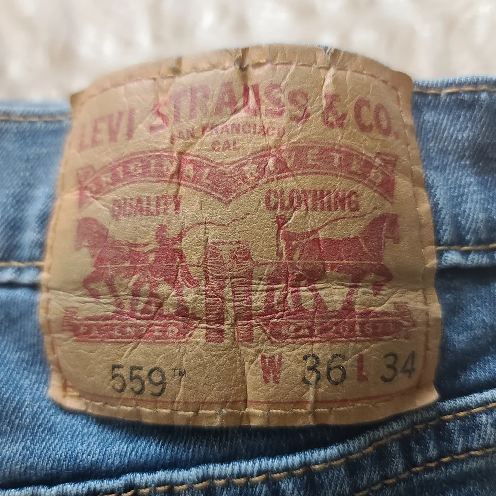 LEVI STRAUSS & CO 559 - Picture 2 of 4